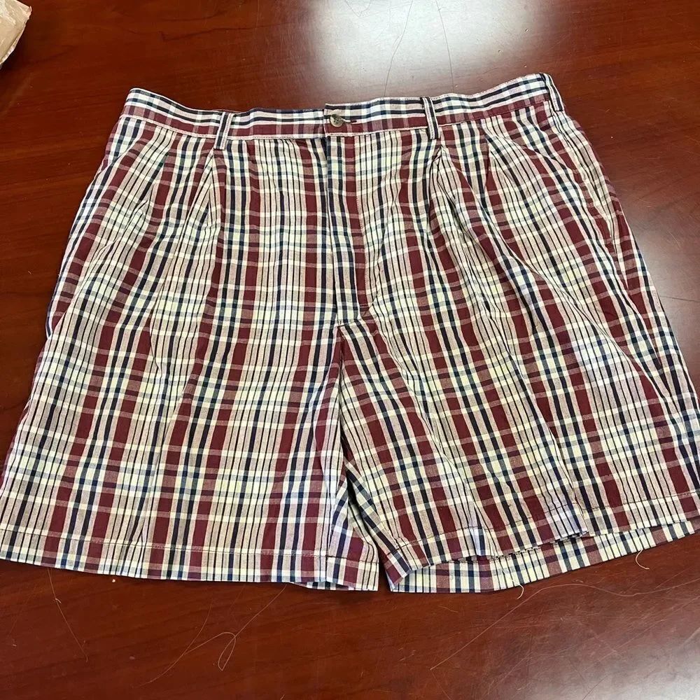 L. L. Red & Blue Plaid Pleat Front Mens Shorts sz 40